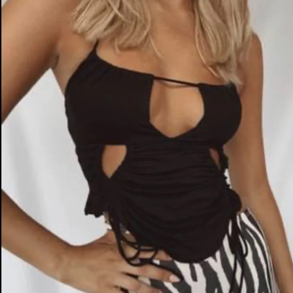 Princess Polly SARAE HALTER TOP BLACK
